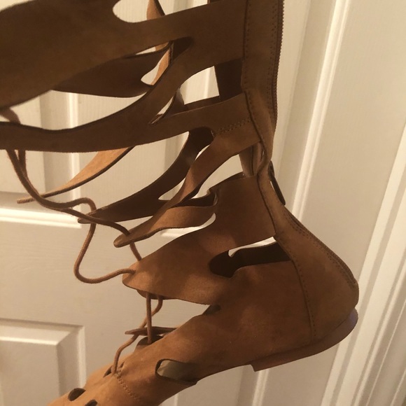 Laced up knee high sandal - Picture 2 of 5